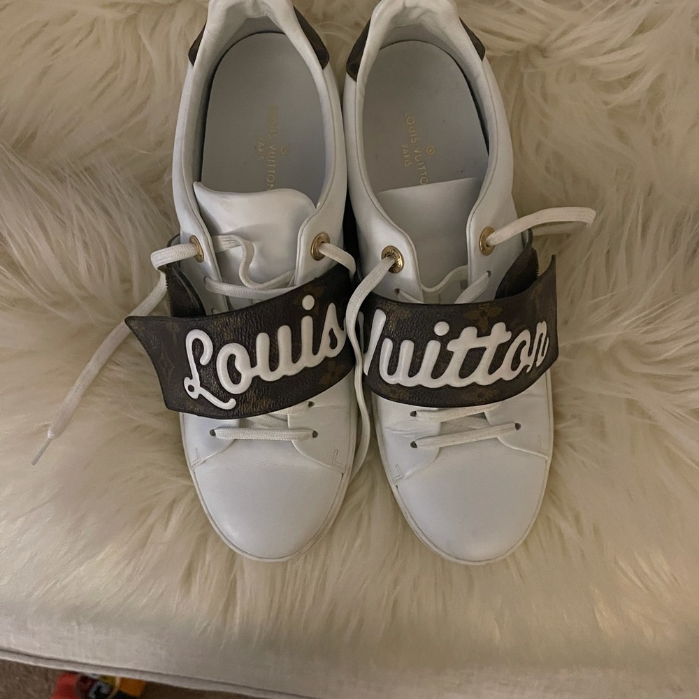 Like new Louis Vuitton sneakers